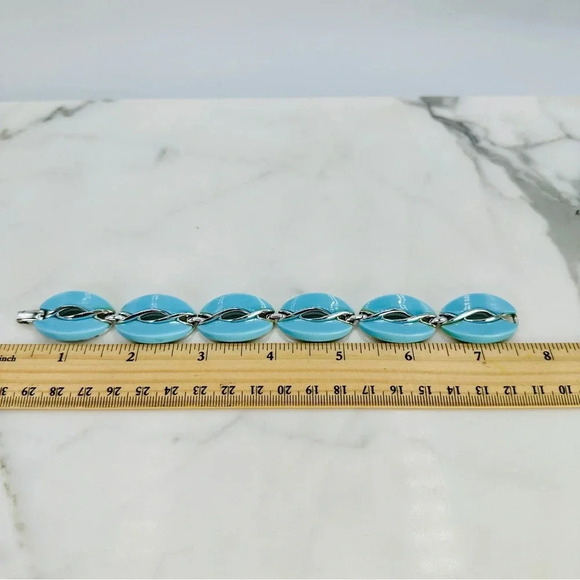 Vintage Lisner Baby Blue Bracelet Signed Molded Plastic Link Estate Cost… - Picture 10 of 11